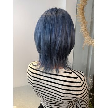 推しカラー　　青　　ミディアムレイヤー　ウルフ