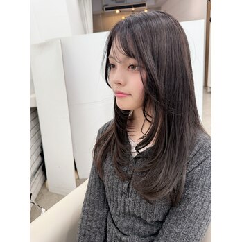 成人式前のレイヤーカット　明るい髪から艶髪