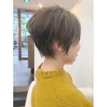 耳にかけなくても耳周りスッキリショートヘアー