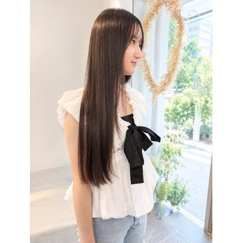 薄め前髪の艶ストレート