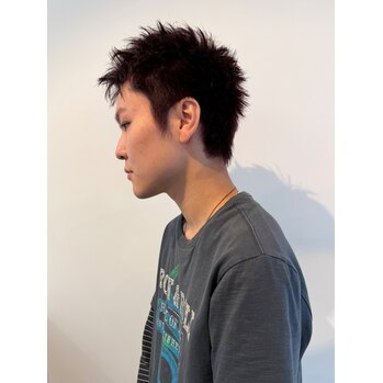 深みレッドのメンズショート