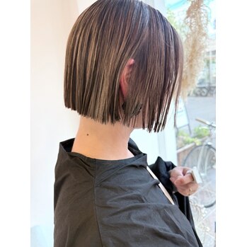 表面で魅せる白髪ぼかし